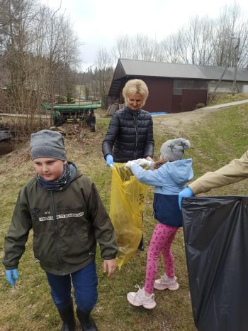 SPRZĄTAMY ŚWIAT