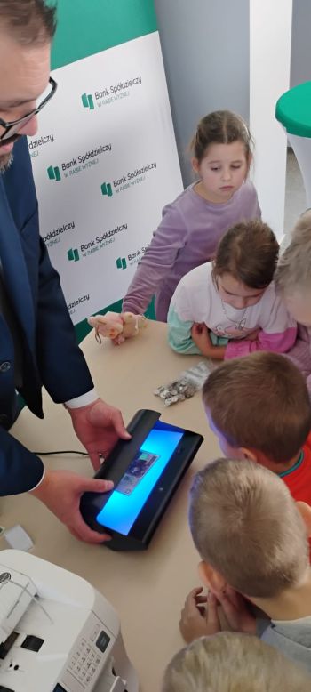 Wizyta w banku w Rabie Wyżnej