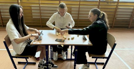 III MIĘDZYSZKOLNY TURNIEJ RUMMIKUB W SIENIAWIE