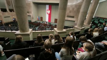 Uczniowie na wycieczce w Warszawie