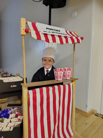 KINO ,,UŚMIECH” W NASZEJ SZKOLE