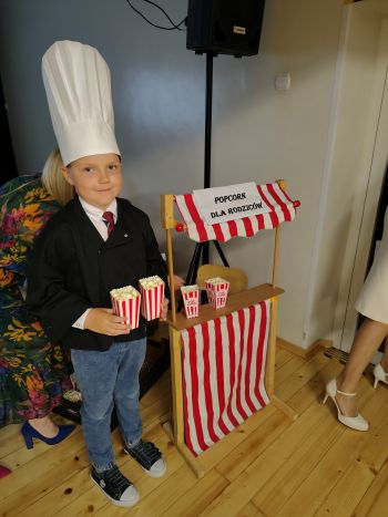 KINO ,,UŚMIECH” W NASZEJ SZKOLE