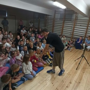 „PASJA, KTÓRA WIRUJE”
– NIEZWYKŁY POKAZ YO-YO JAKUBA PALUCHA 
